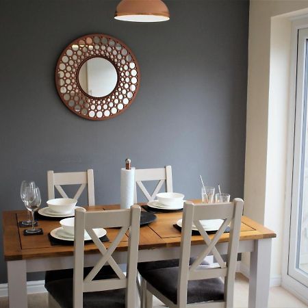 Home From Home Milford Haven Exterior foto