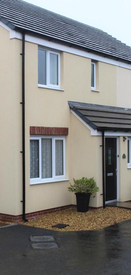 Home From Home Milford Haven Exterior foto