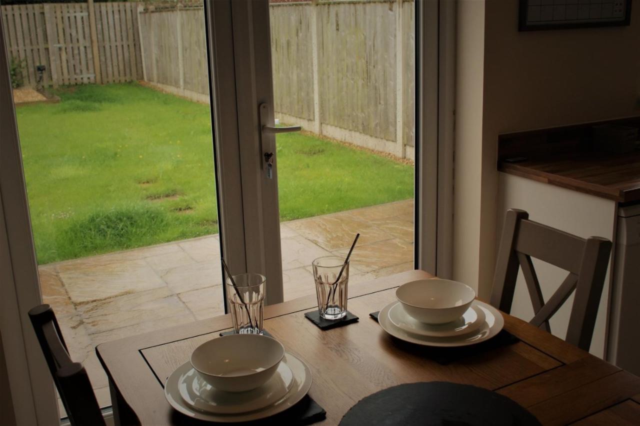 Home From Home Milford Haven Exterior foto
